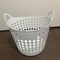 洗濯物カゴ