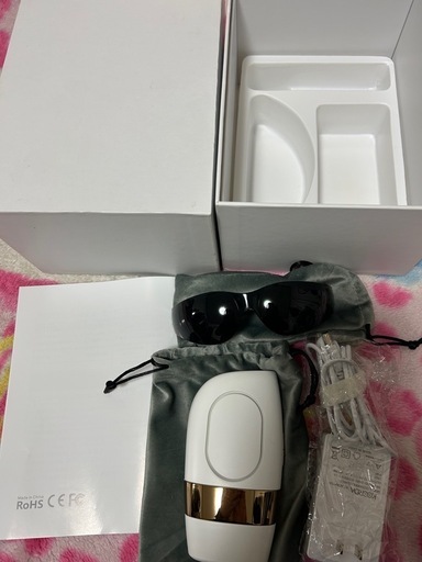 美品 取説付き BURRKI 光脱毛器 ホワイト系