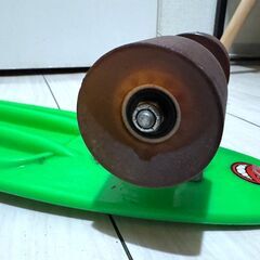 【中古・レトロ】スケートボード クルーザータイプ プラスチック製 RIP SLIDE搭載 グリーン系 の画像