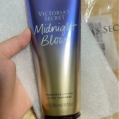 Victoria’s Secretボディローション×2本 の画像