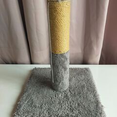 爪研ぎポール（猫のおもちゃ）