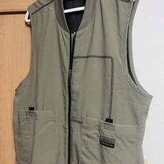 美品　アディダスオリジナルス　ベスト