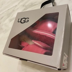 【新品/未使用】14.5㎝ UGG ピンク サンダルの画像