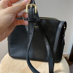 kate spade ショルダーバッグ ブラック サフィアーノレザー 斜めがけ可の画像