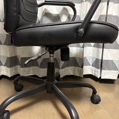 オフィスチェア｜補修済みの小傷ありの画像