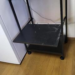 コンセント付き棚の画像