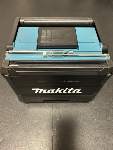 ほぼ新品　マキタ　テレビラジオ