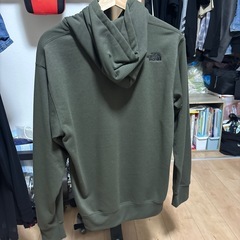 ノースフェイス　パーカーの画像