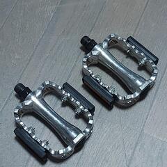 新古品❗クロスバイク用ペダル❗