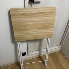 折りたたみ式ハイテーブルの画像