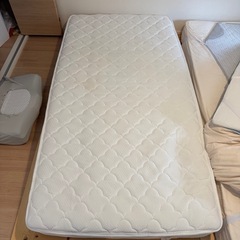 シングルベッド