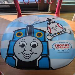 トーマスのパイプ椅子の画像