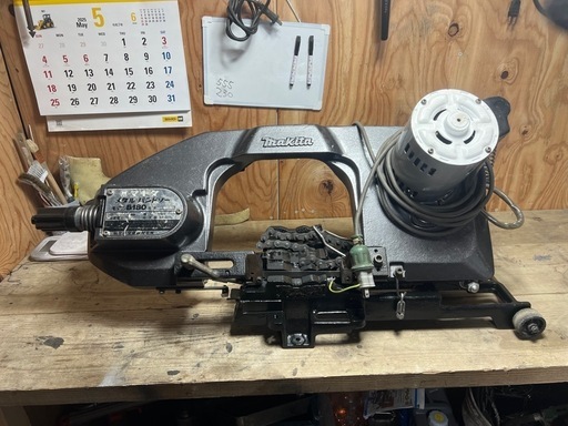 マキタ　
メタルバンドソー