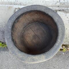 厚みのある木桶　織物の糸を保存しておくものか？　外径約47cm 高さ約24cmの画像