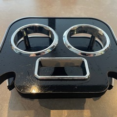 ハイエース 200系 センターコンソールボックス ドリンクホルダーの画像