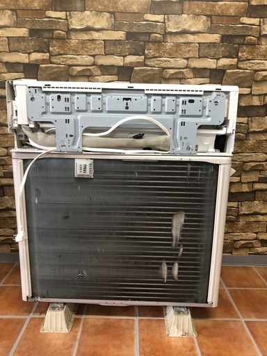 北海道旭川市直接取引歓迎 中古品 HITACHI 日立 ルームエアコン 白く