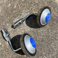 子供自転車補助輪の画像