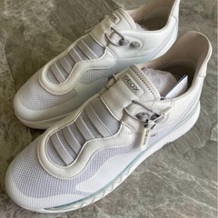 新品　GEOX「LEVITA」トレーナー・ホワイトの画像