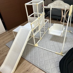 子供遊具　ジャングル滑り台ブランコ