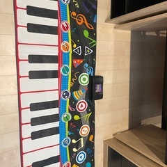 巨大キーボードプレイマットの画像