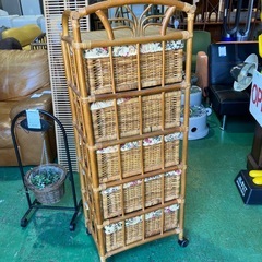🌷レトロ　ラタン　藤　収納家具　【♻️お売りいただけるお品物あれば、来店時ぜひお持ちください(総合買取)♻️】キャビネット　五段　5段　昭和　インテリア　オシャレ　おしゃれ　チェスト　アジアン【奥31横45高120】の画像