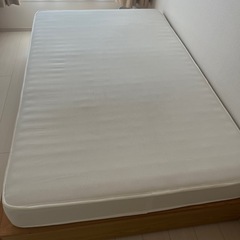 お話中　無印　収納付き　ベッドの画像