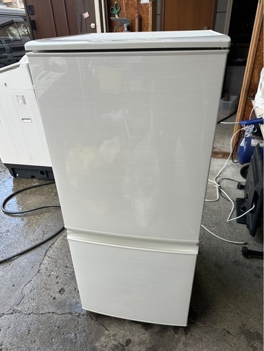 F0417 シャープ　2016年　137L  2ドア冷蔵庫