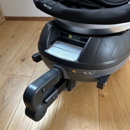 【受け渡し決定】コンビ　チャイルドシート　ISOFIX