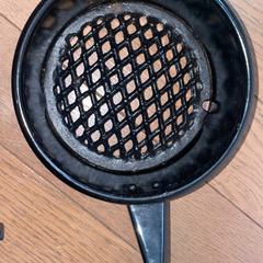 未使用　茶道用品？　フタ付き陶器壺、網の鍋　台の三点セットの画像