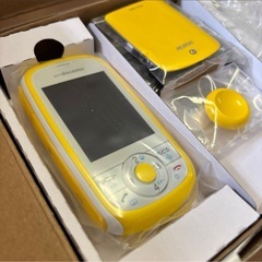ZA422 未使用 美品 docomo キッズ携帯 HW-01D...