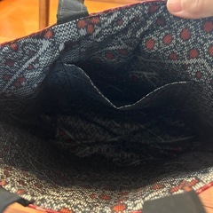 和柄のハンドバッグの画像