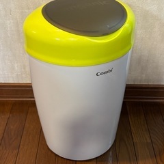 Combi オムツゴミ箱　