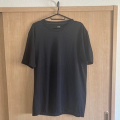 ユニクロ　黒Tシャツ　XL