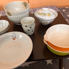 断捨離に伴い食器類の画像