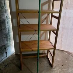 無料  25mホース・小型折り畳み椅子・ヘルメット・モップの柄・モップ絞りバケツの画像