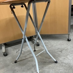 丸テーブルの画像