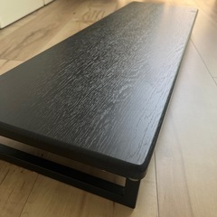 パソコンデスク上スタンドの画像