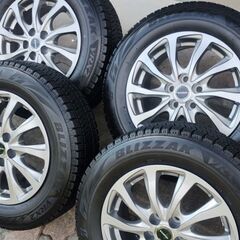 殆ど新品 195/65R15 超バリ溝 国産タイヤ スタッドレス...