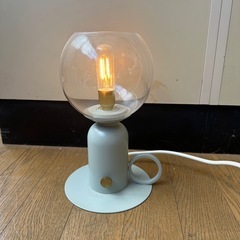 IKEA ÅSKMULLER テーブルランプ の画像