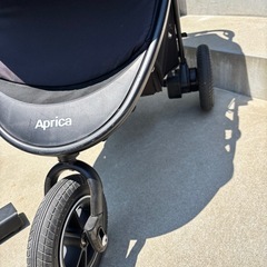 apricaのベビーカーの画像
