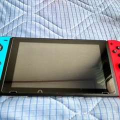 【美品】Nintendo Switch 本体 ネオンブルー/ネオンレッド （バッテリーの持続時間が長くなったモデル） の画像