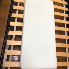 IKEA子供用ベッドフレーム＋マットの画像