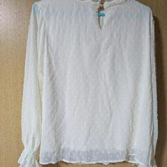 ドット柄 服の画像