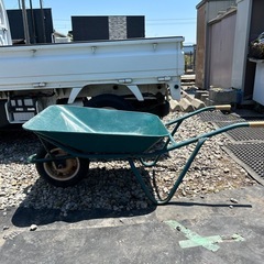収穫　園芸　農業　一輪車ノーパンクタイヤ