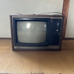 昭和レトロなブラウン管テレビ