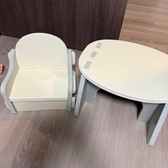 【お譲り先決まりました】NITORI キッズデスク&チェアセットの画像