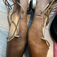 スポーツサンダル&レースアップパンプス★の画像