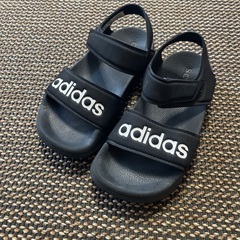 adidas キッズサンダル　18