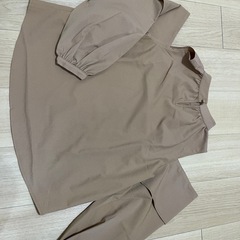 EMODAトップスの画像