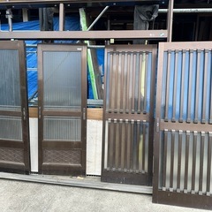 中古　引き戸玄関　アルミ　YKK 　熊谷市の画像
